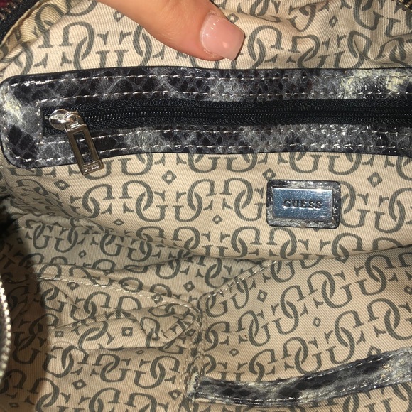 Rare Guess Leopard Print Handbag 🖤🐆 - Picture 7 of 9